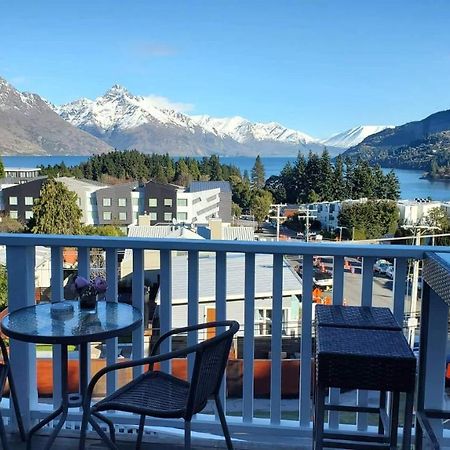 Central Lakeview Apartment With Amazing Rooftop 镇上湖景三室套房 Куийнстаун Екстериор снимка