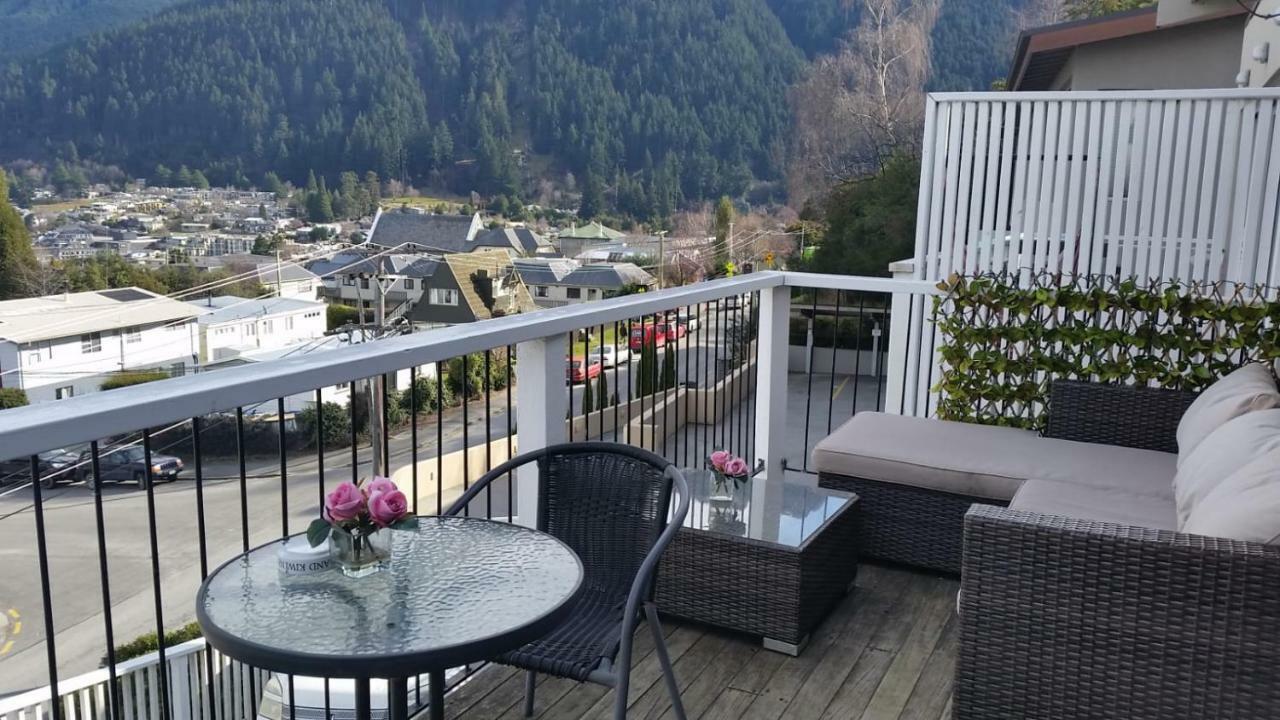 Central Lakeview Apartment With Amazing Rooftop 镇上湖景三室套房 Куийнстаун Екстериор снимка